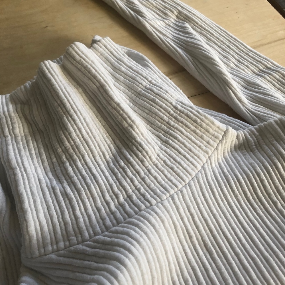Club Monaco White Textured White Turtleneck